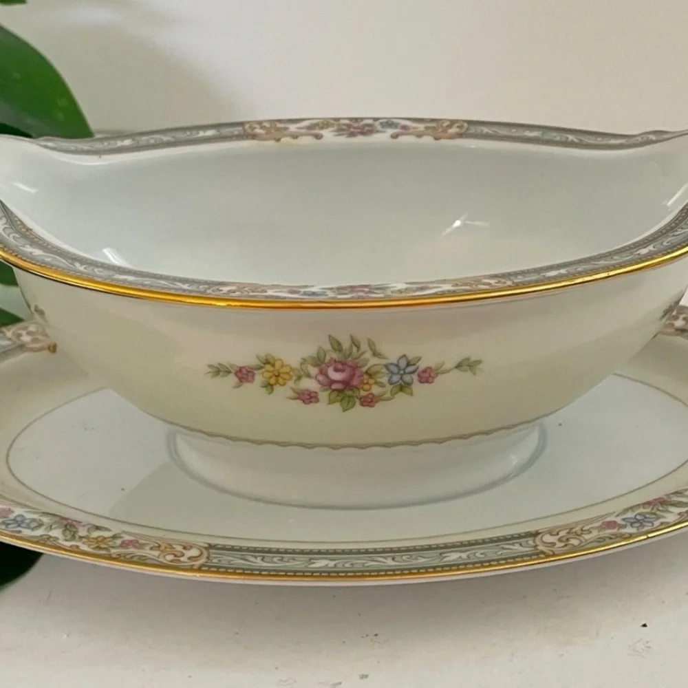 Noritake Lynbrook Made in Occupied Japan Cream & Gold Floral Gravy Boat w/ plate